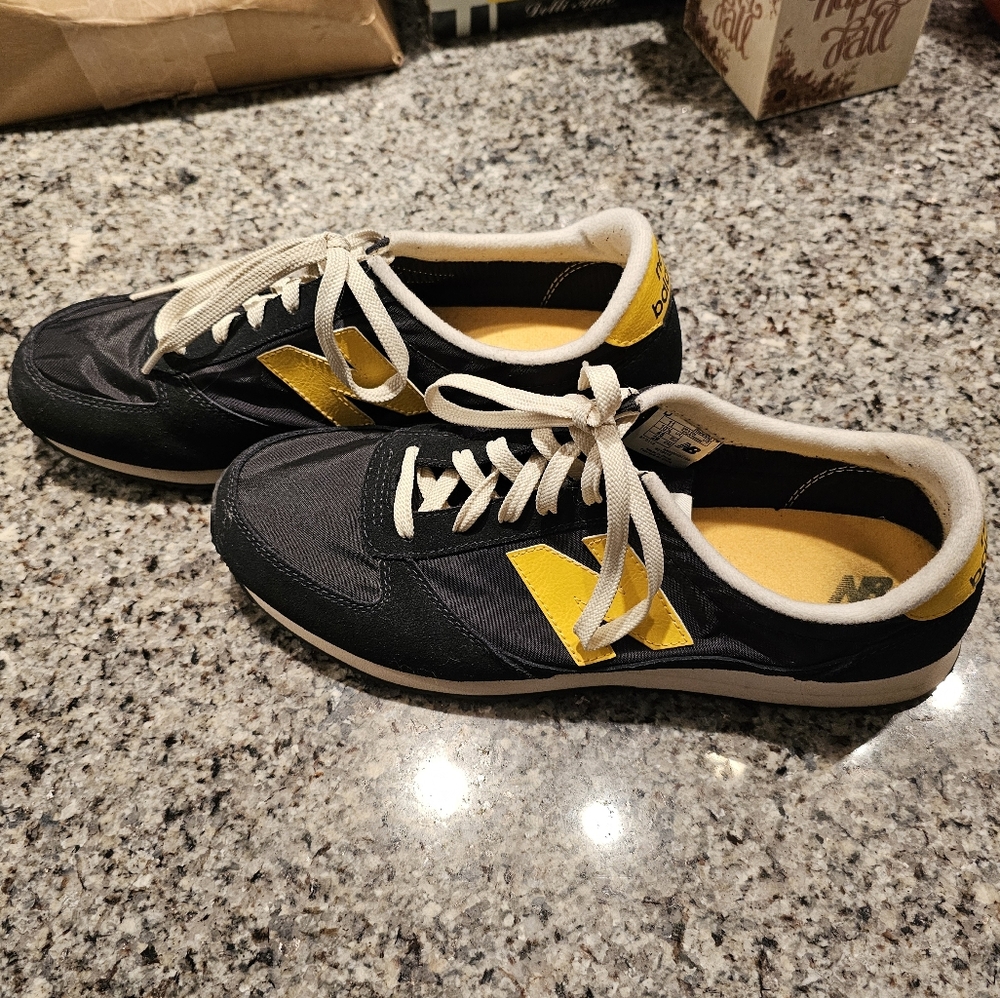 Mens size 11 New Balance shoes
